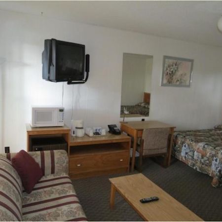 סאולט סאינטה מארי Skyline Motel מראה חיצוני תמונה