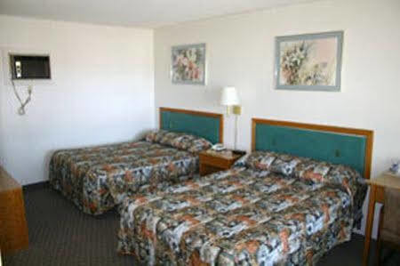 סאולט סאינטה מארי Skyline Motel מראה חיצוני תמונה
